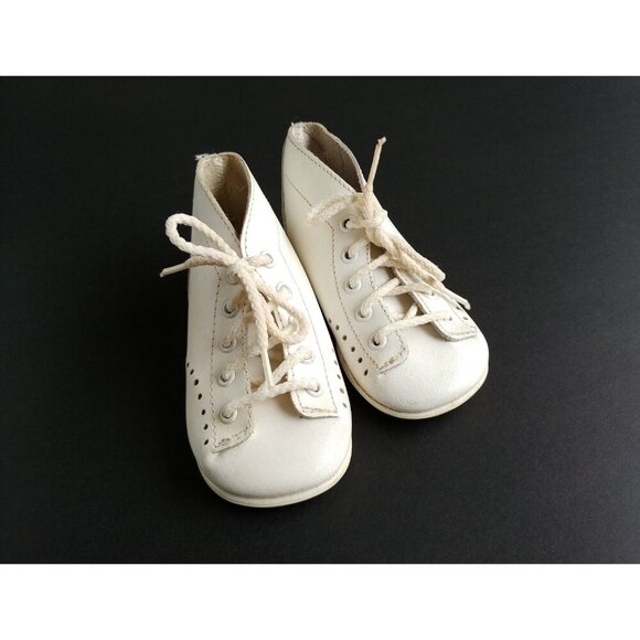 Vintage baby shoes size 3 by La Parisette, 1950s White leather child or doll - Picture 6 of 10